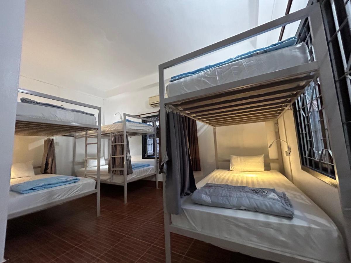 Vang Vieng Backpackers Hostel Bagian luar foto