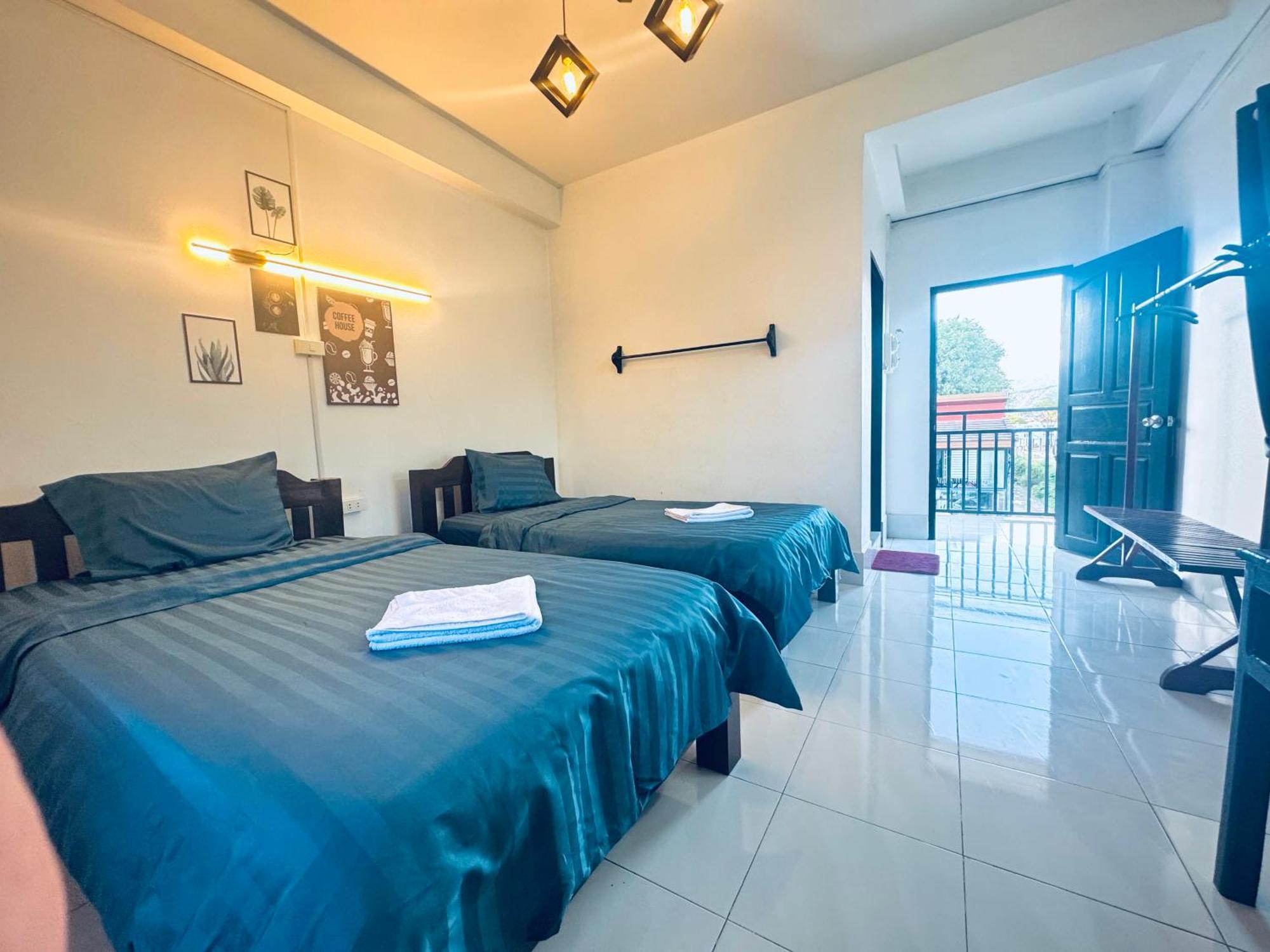 Vang Vieng Backpackers Hostel Bagian luar foto