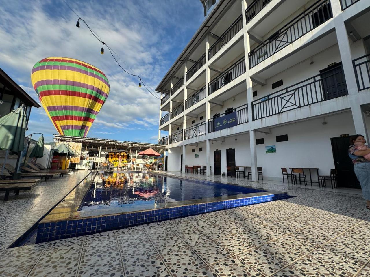 Vang Vieng Backpackers Hostel Bagian luar foto