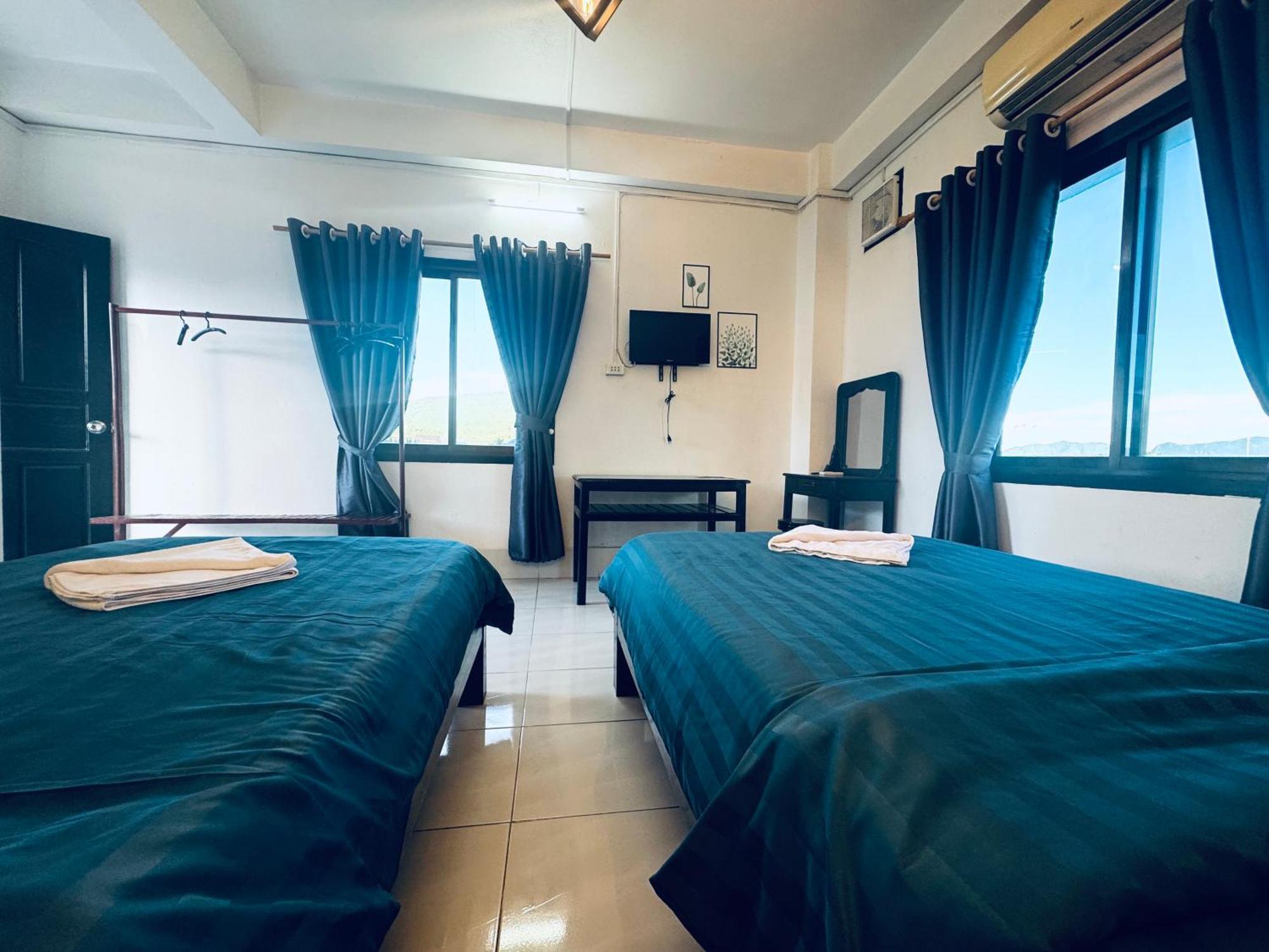 Vang Vieng Backpackers Hostel Bagian luar foto