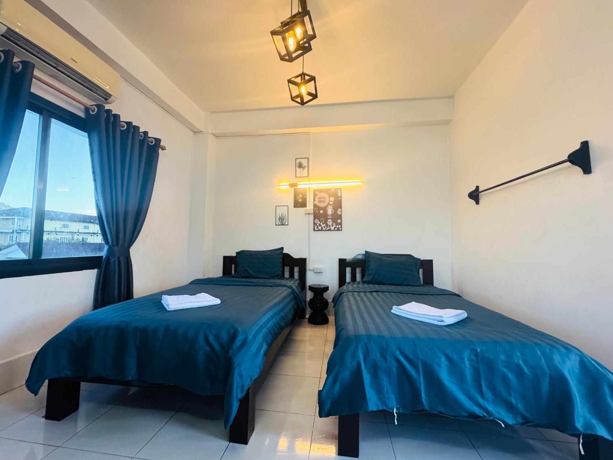 Vang Vieng Backpackers Hostel Bagian luar foto