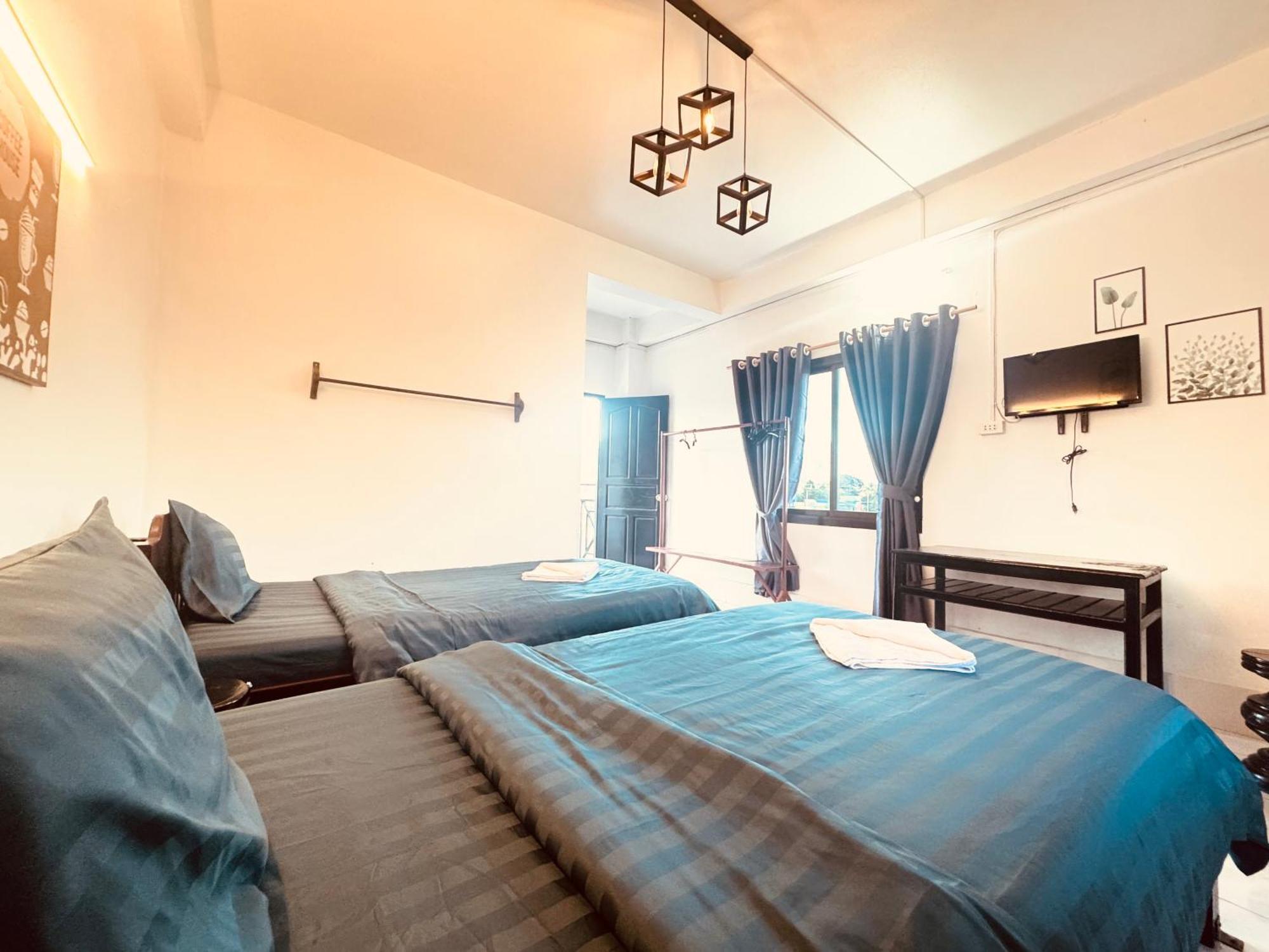 Vang Vieng Backpackers Hostel Bagian luar foto