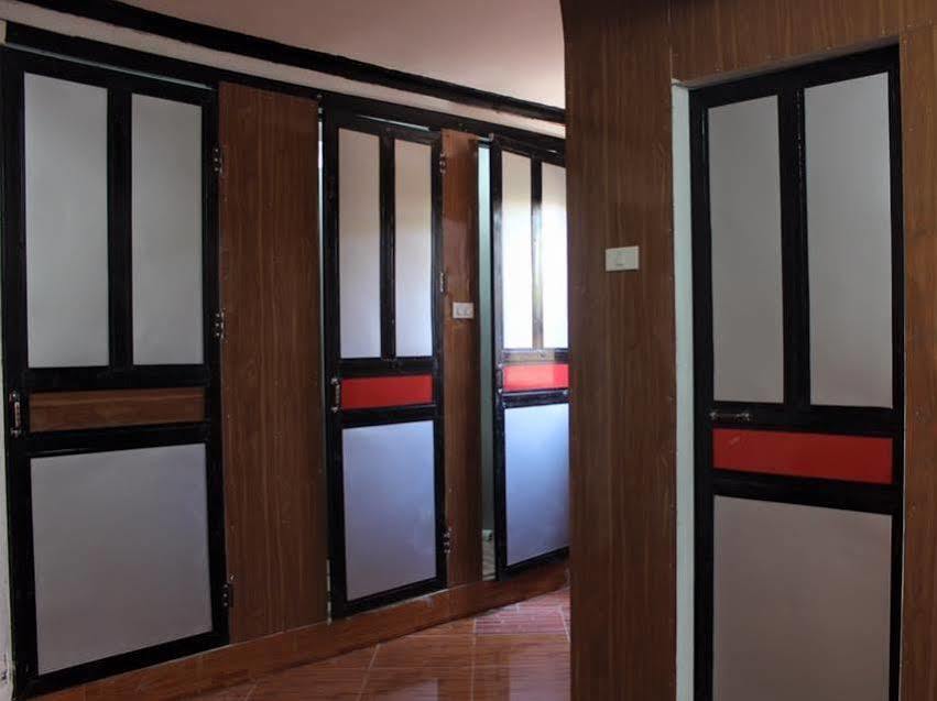 Vang Vieng Backpackers Hostel Bagian luar foto